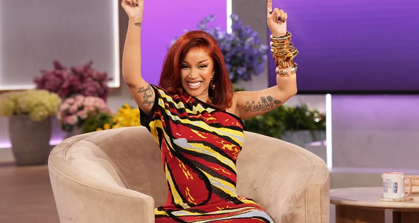 32-летняя реперша Cardi B объявила о четвертой беременности