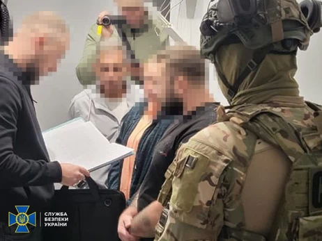 Благотворительный фонд из Днепра подозревают в хищении 90% пожертвований на ВСУ