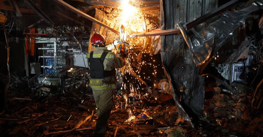 Россия атаковала Киевщину и Полтавщину, один из дронов попал в АЗС