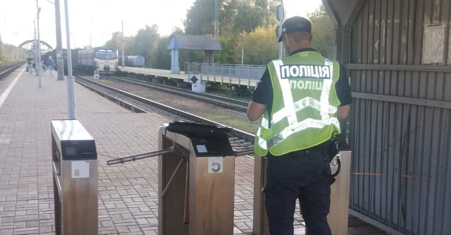 У Києві 13-річний підліток впав з товарного поїзда, йому відірвало ногу