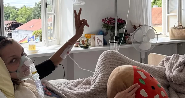 Белла Хадид оказалась под капельницами из-за обострения болезни Лайма