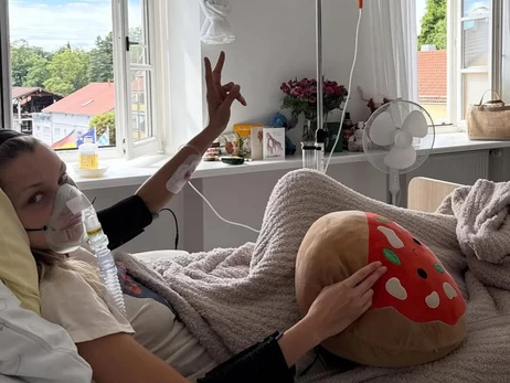 Белла Гадід опинилася під крапельницями через загострення хвороби Лайма