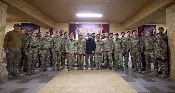 Зеленський на Донеччині зустрівся з Сирським та учасниками контрнаступальної операції