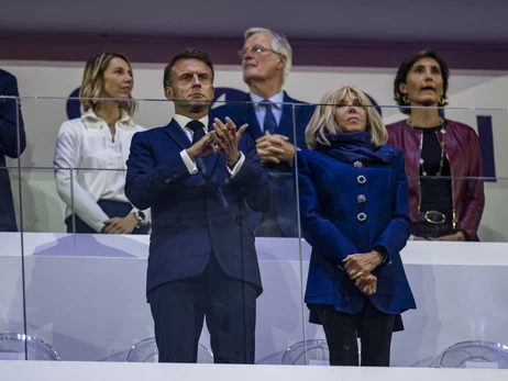 Макрони нададуть суду наукові докази, що перша леді Франції – жінка