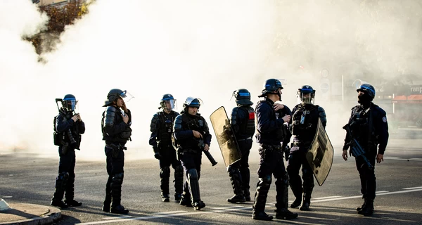 На протесты во Франции вышли полмиллиона человек, есть задержанные и пострадавшие