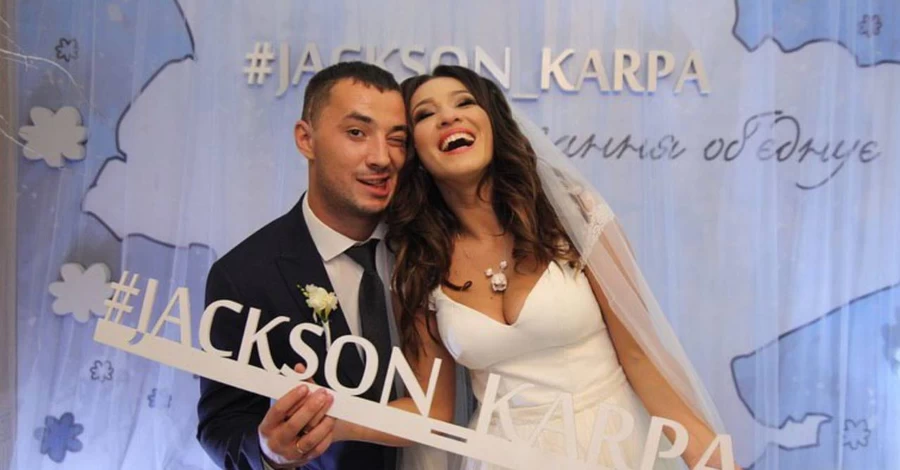 Наталка Карпа показала архівні кадри з весілля з чоловіком і спростувала чутки про розлучення