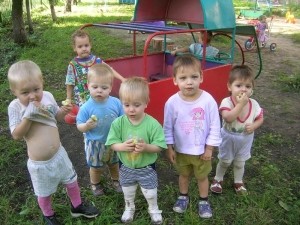 Иностранцам запретят усыновлять украинских детей 