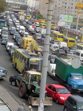 Пробки в городе из-за ремонта 46 магистралей 