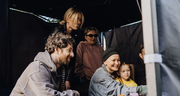 Кузнецова, Парастаев и Довженко снимаются в ромкоме «Випробувальний термін»