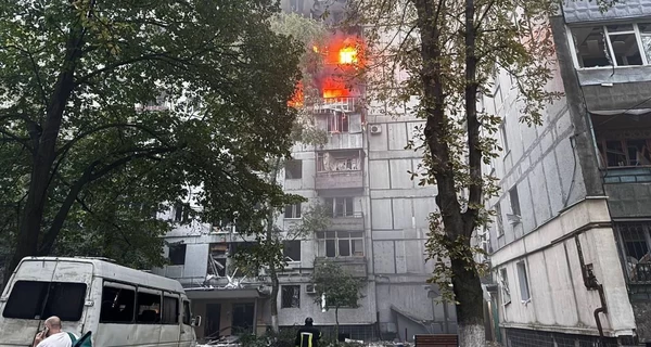 Россияне атаковали ночью Николаев ракетами и дронами, а в Днепре - попали в многоэтажку