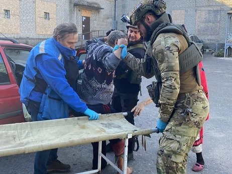 Россияне ударили по Константиновке из артиллерии и атаковали FPV-дроном - есть погибший и травмированные