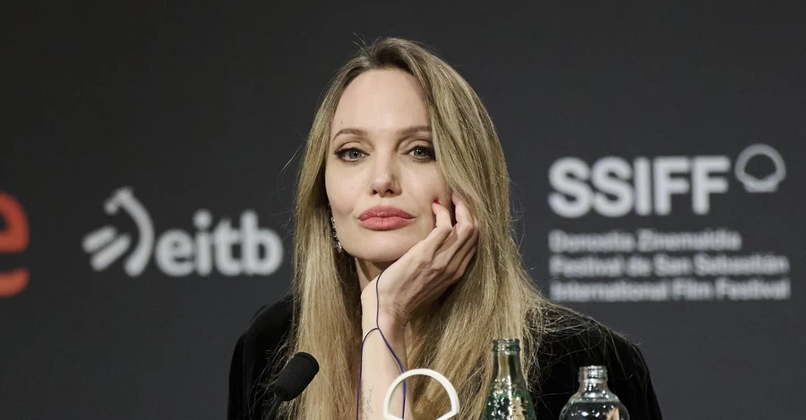 Анджелина Джоли резко высказалась о свободе слова в США: Я не узнаю свою страну