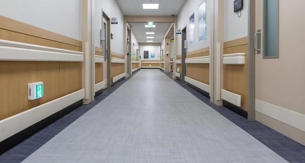 После двух недель в больнице скончалась 24-летняя роженица, получившая ожоги во время обстрела Киева