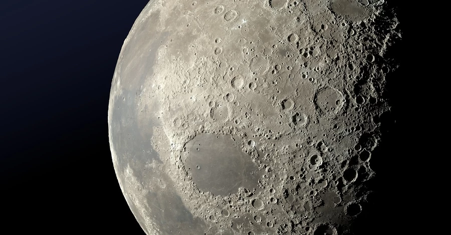 На Луну летит астероид, для его разрушения NASA может подготовить ядерный удар 