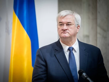 Киев запретил въезд трем венгерским военным в ответ на действия Будапешта