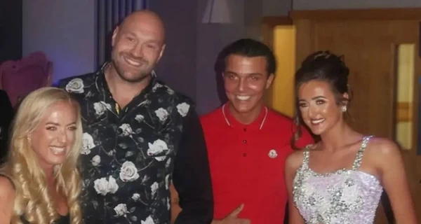 16-летняя дочь Тайсона Фьюри обручилась со своим парнем-боксером