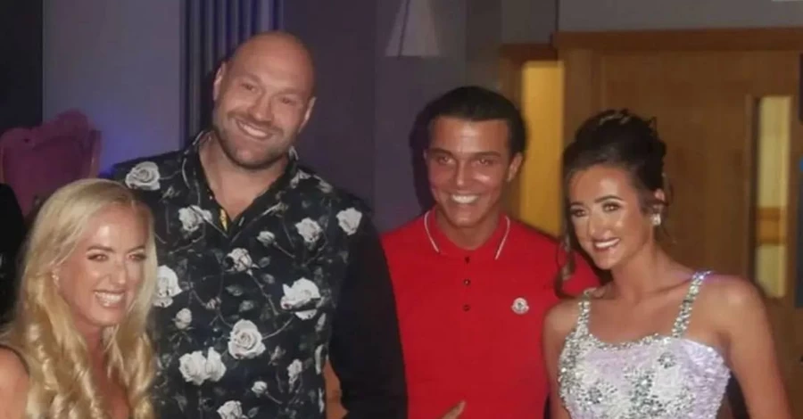 16-летняя дочь Тайсона Фьюри обручилась со своим парнем-боксером