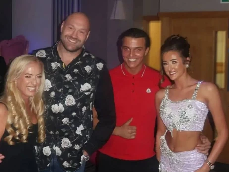 16-річна дочка Тайсона Ф'юрі заручилася зі своїм хлопцем-боксером