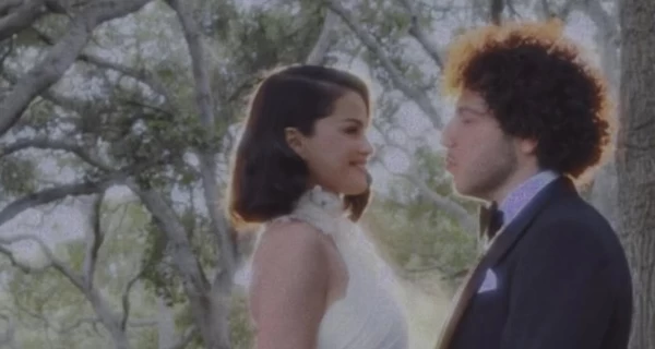 Селена Гомес вышла замуж и показала первые кадры со свадьбы