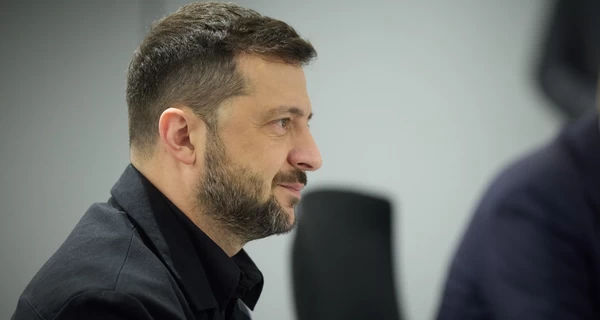 Лукашенко живет в своем стариковском мире, Путин иногда наведывается, - Зеленский