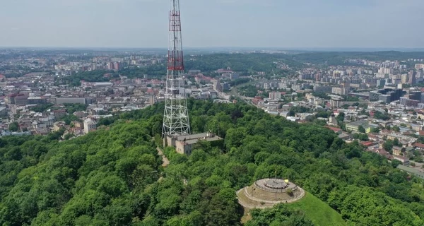 Во Львове закрыли для посетителей Высокий замок из-за угрозы оползней