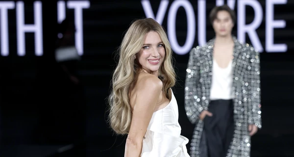 Дизайнерка Катя Сільченко на Тижні моди в Парижі вийшла на подіум з Лонгорією, Фондою та Дженнер