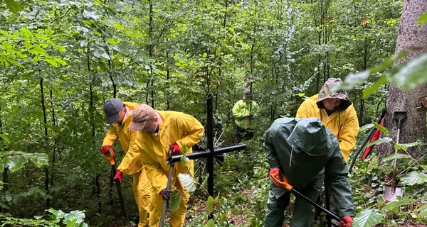 У Польщі українські фахівці розпочали ексгумацію могил полеглих бійців УПА