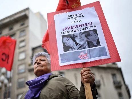 Аргентиной прокатилась волна протестов, вызванных убийством трех девушек в прямом эфире 