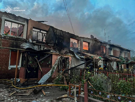 Российский дрон ударил по дому на Сумщине, погибла семья с маленькими детьми