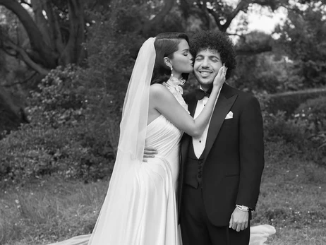 Селена Гомес показала зворушливі кадри з весілля