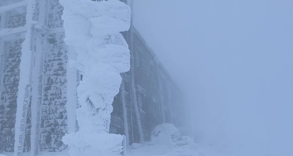 В Карпатах 7 градусов мороза и очень много снега