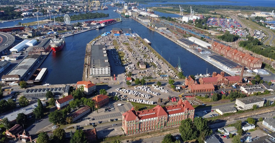 Під польським Щецином помітили російський катер поблизу газопроводу