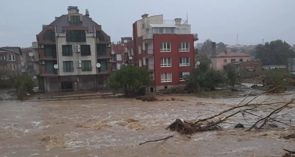Масштабное наводнение в Болгарии – затоплены курорты, есть погибший, идет эвакуация