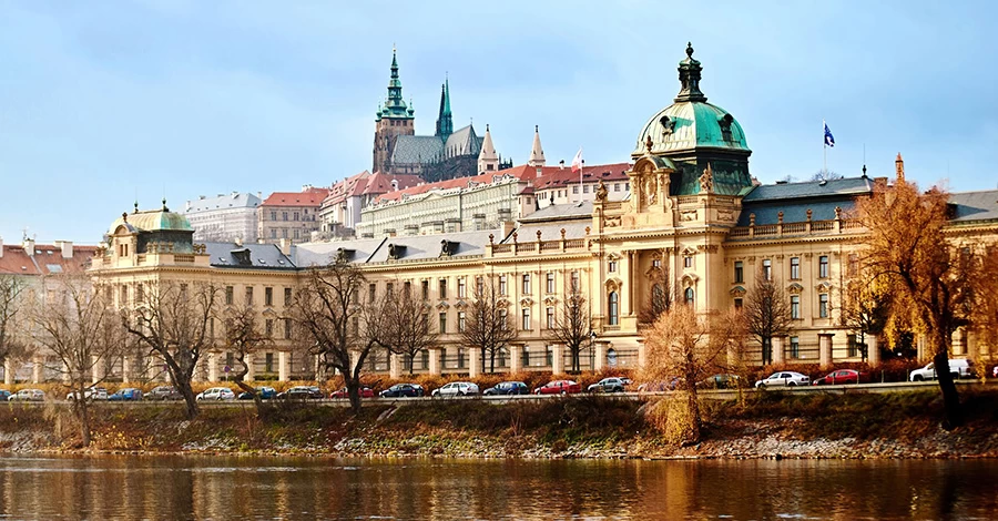 Парламентские выборы в Чехии: союзник Украины может изменить курс