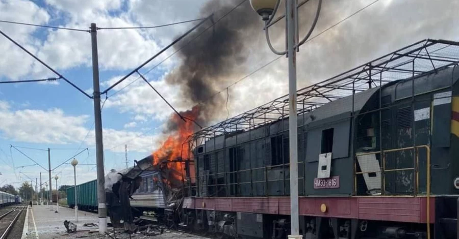 В результате атаки на Шостку под удар попали два поезда, среди раненых - трое детей