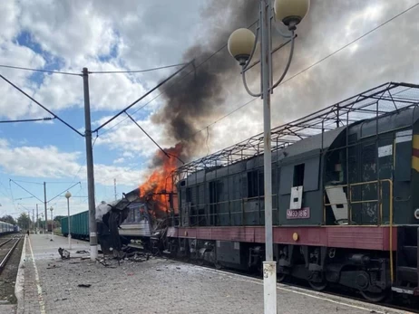 В результате атаки на Шостку под удар попали два поезда, среди раненых - трое детей