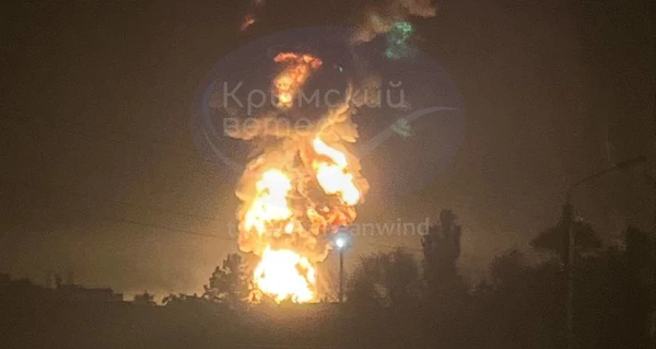 В Феодосии – пожар на одной из крупнейших нефтебаз Крыма