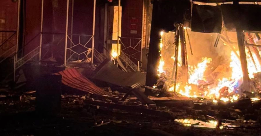 В Донецкой области обстрелом уничтожено отделение Новой почты с посылками на 1 млн грн