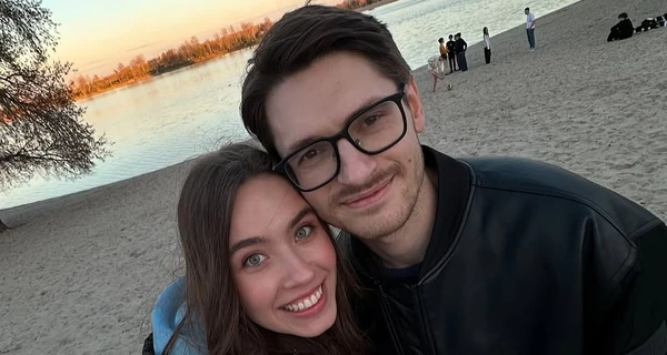 Актеры Ангелина Самчик и Евгений Лесничий объявили о помолвке