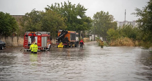 В Одесской области готовятся к непогоде: школы уходят в онлайн, коммунальщики - в повышенной готовности 