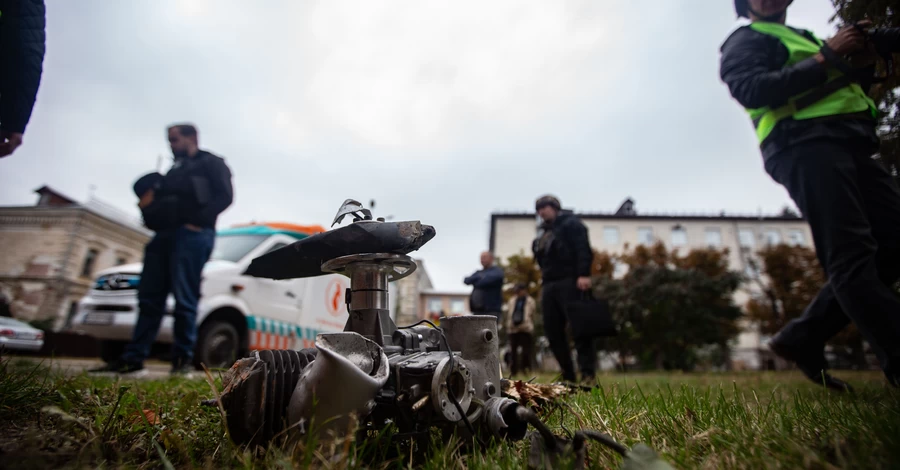 Ночью РФ атаковала двумя «Искандерами» и 152 дронами, есть попадание