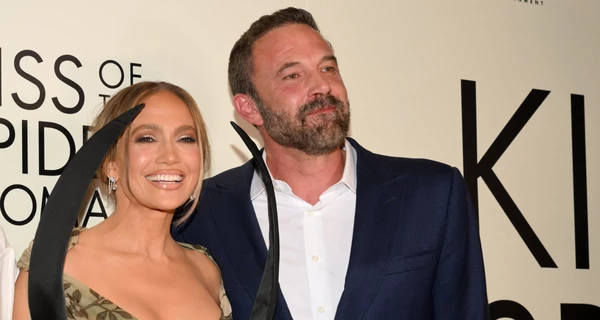 Аффлек и Лопес спустя год после расставания воссоединились на публике