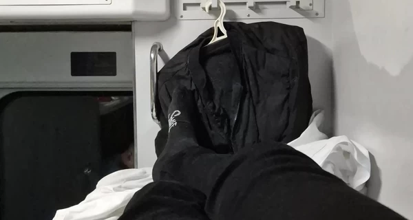 Украинский ветеран с ампутацией руки не смог приобрести билеты на нижнюю полку, – ответ «Укрзализныци» 