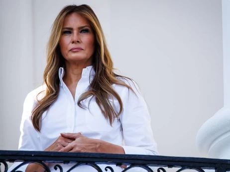 Британское издательство извинилось перед Меланией Трамп за рассказ, что с мужем ее познакомил Эпштейн