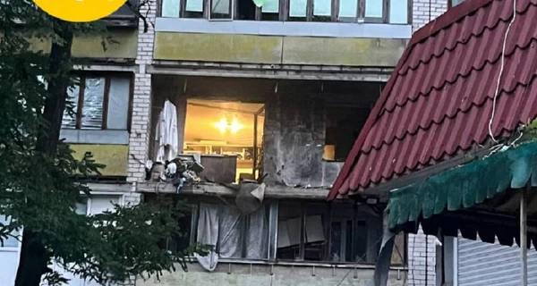 В киевской многоэтажке раздался мощный взрыв - погиб человек
