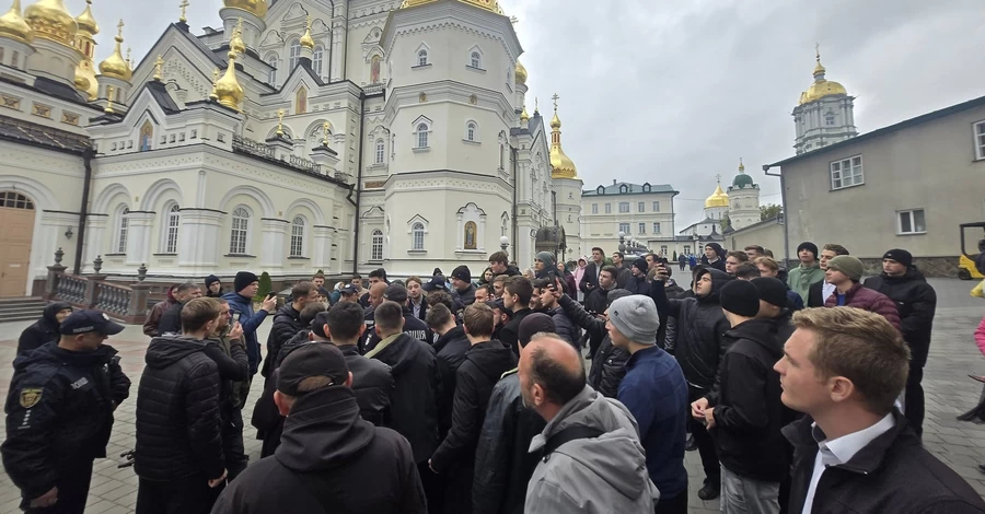 СБУ и полиция пришли с обысками в Почаевскую лавру - произошли конфликты и провокации 