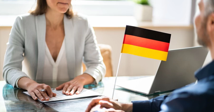 У Німеччині скасовують механізм прискореної натуралізації іноземців 