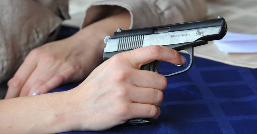 В Днепропетровской области 16-летний парень выстрелил себе в голову из пистолета