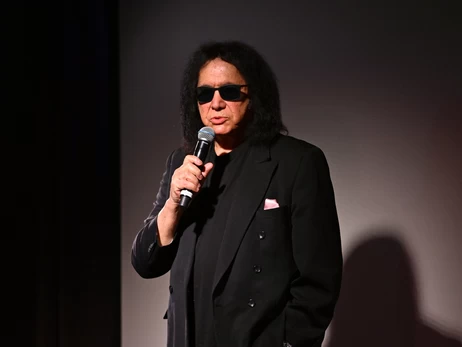 Знепритомнів за кермом: лідер гурту KISS Джин Сіммонс потрапив в аварію