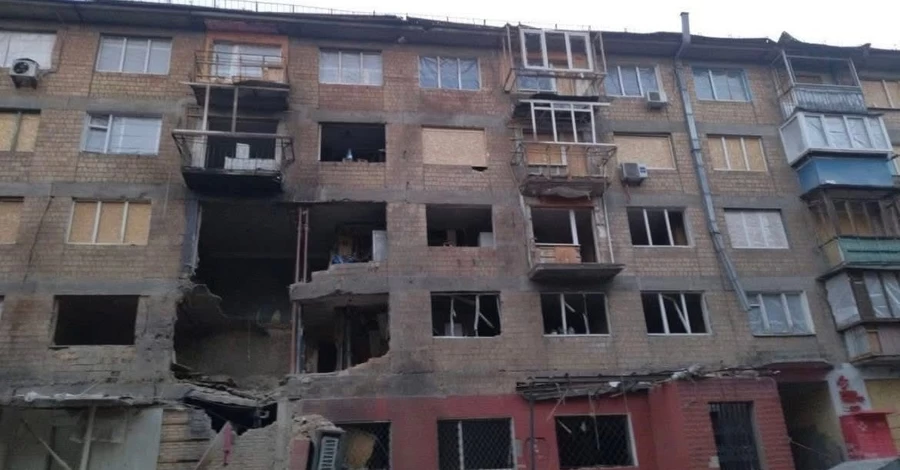 У Києві обвалилося перекриття будинку, який у липні постраждав від атаки дронів